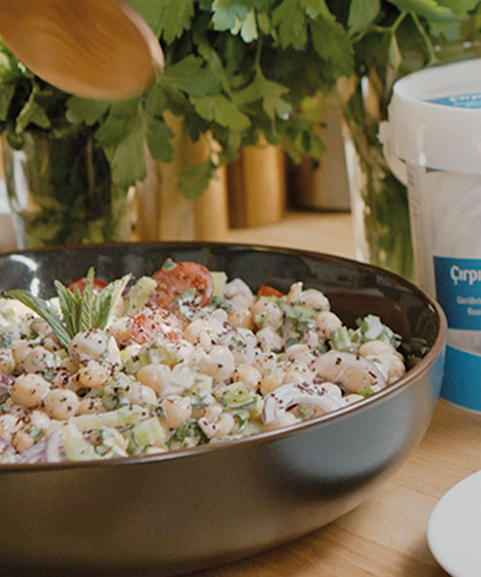 Chickpea Salad with Yogurt
