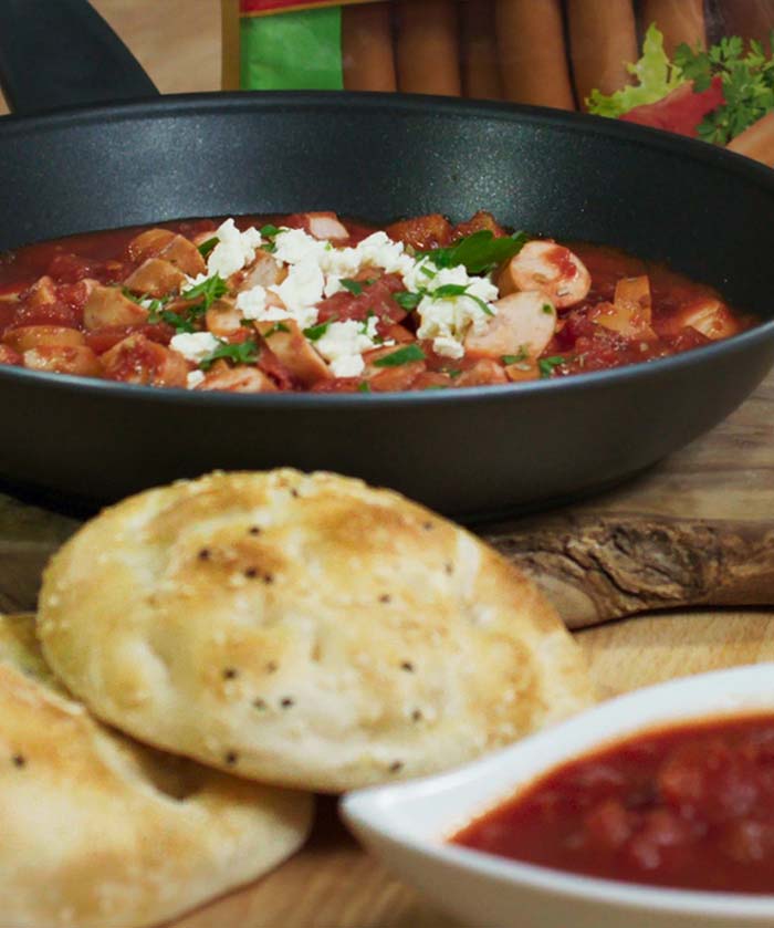 Sausages in tomato sauce